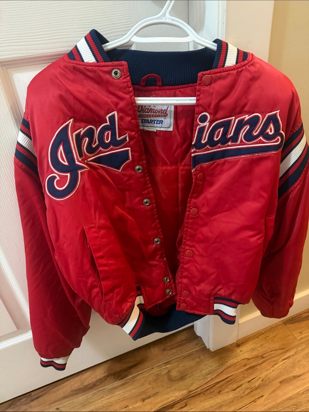 STARTER Red Cleveland Indians Satin-Style Kids Jacket